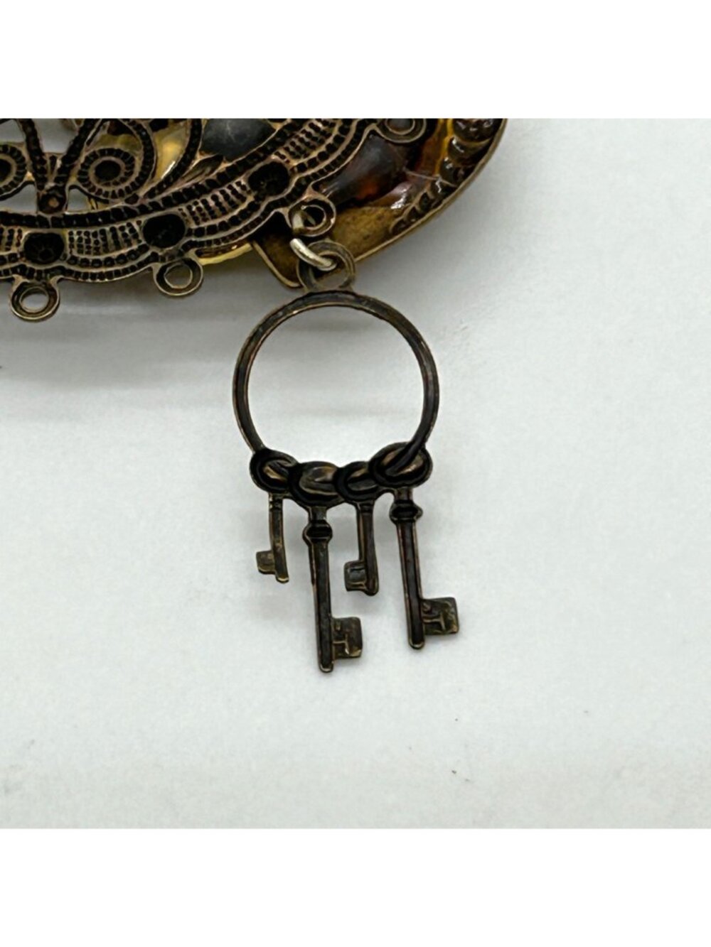 Vintage Steampunk Heart Brooch Clock Keys Car Charm Bronze Gold Tone Art Pin - Picture 5 of 10